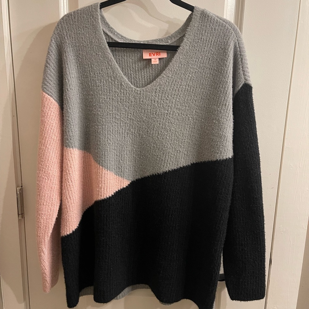 EVRI Sweater, Staple for this winter in great Preowned Condition, 1X
